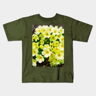 Floral pattern, Primula vulgaris Kids T-Shirt